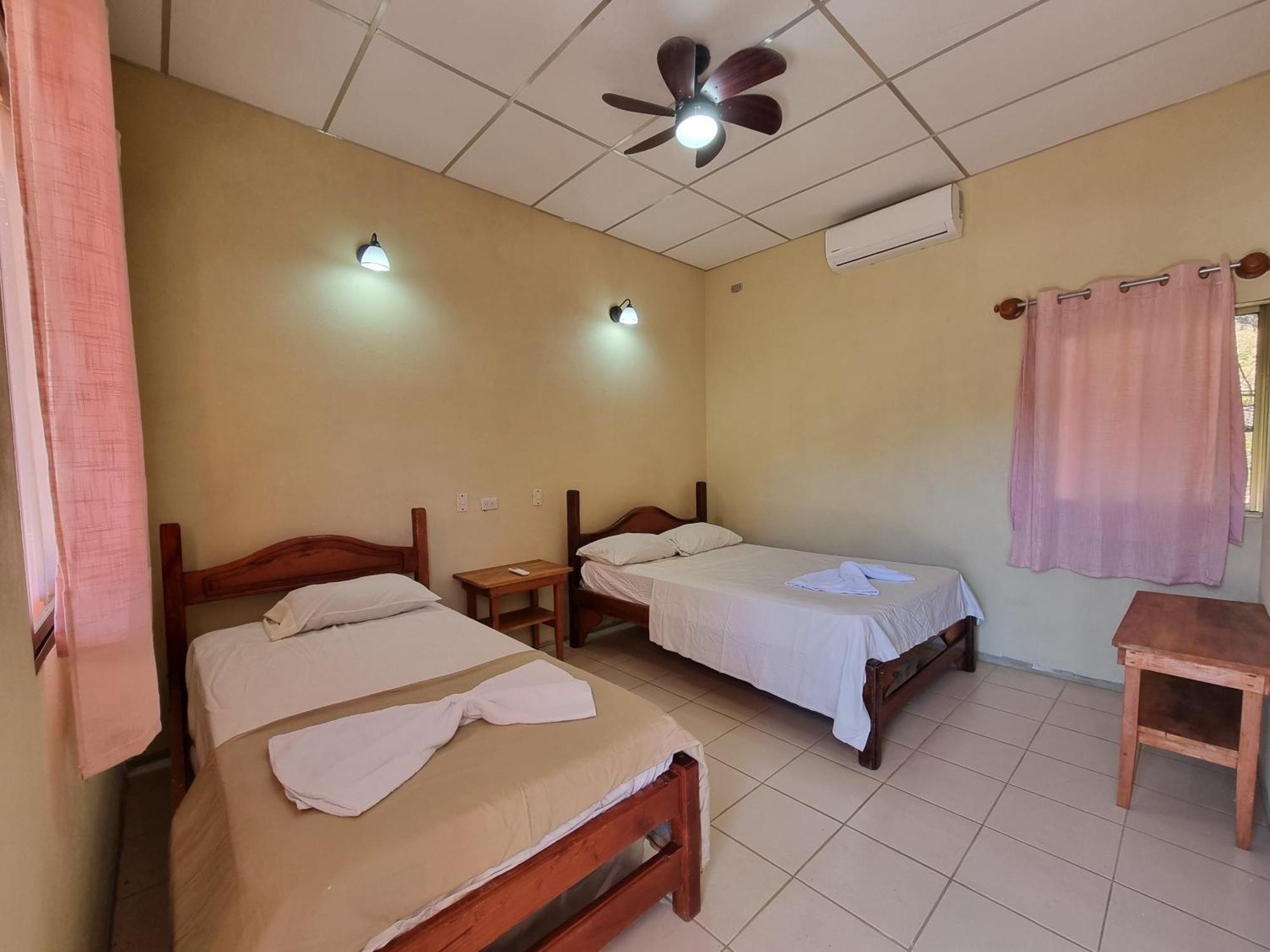 Ometepe House Bed & Breakfast โมโยกัลปา ภายนอก รูปภาพ