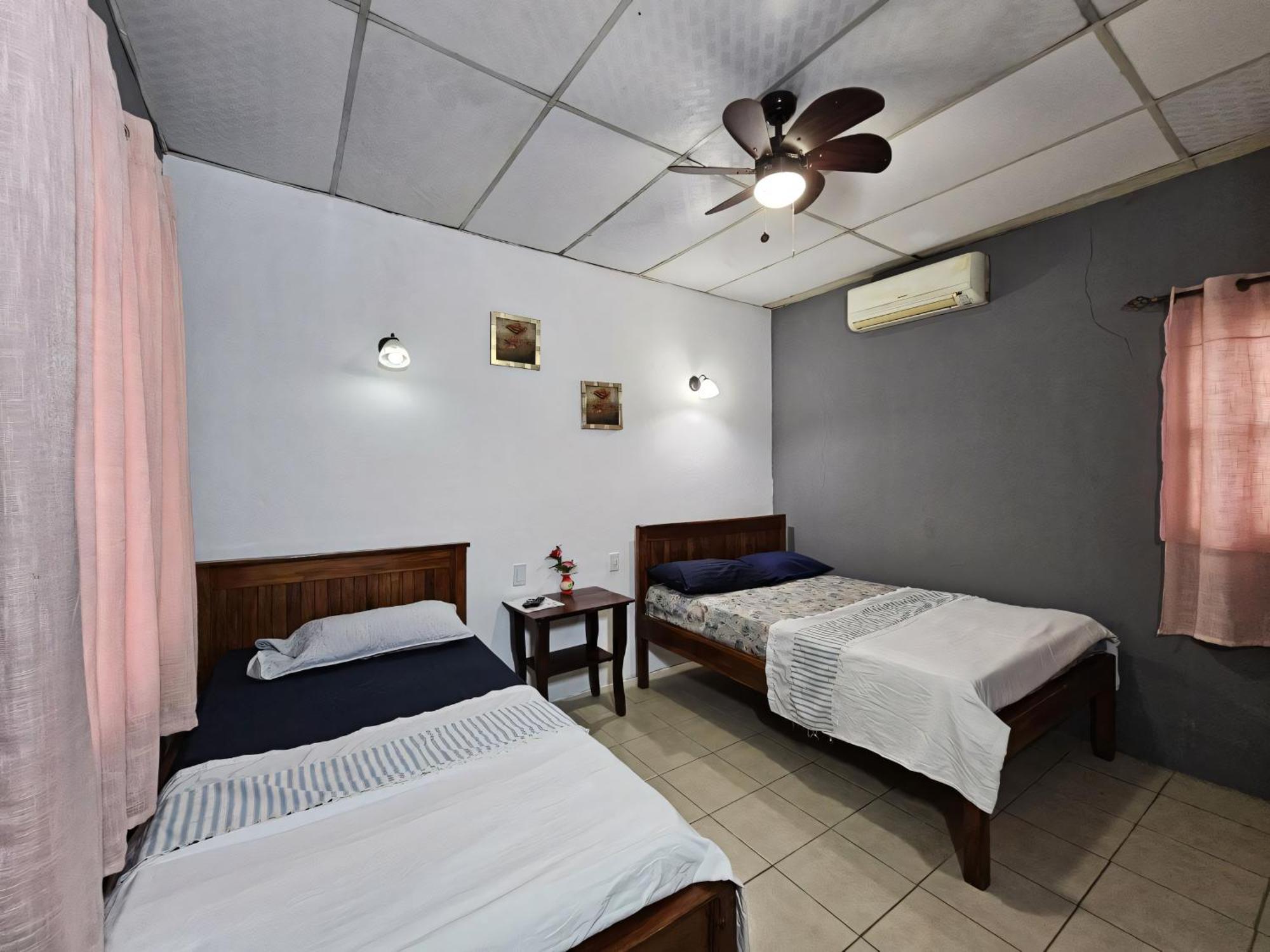 Ometepe House Bed & Breakfast โมโยกัลปา ภายนอก รูปภาพ