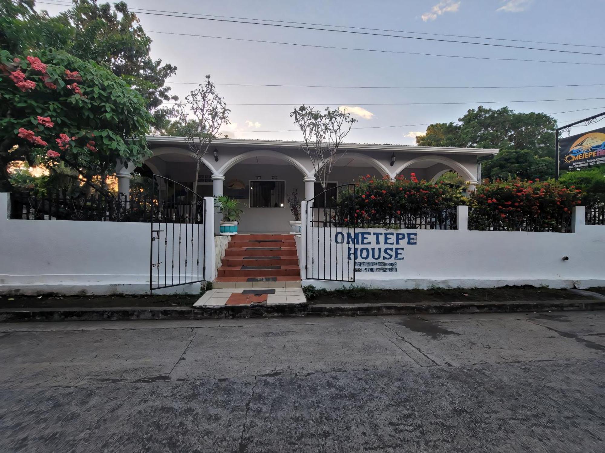 Ometepe House Bed & Breakfast โมโยกัลปา ภายนอก รูปภาพ